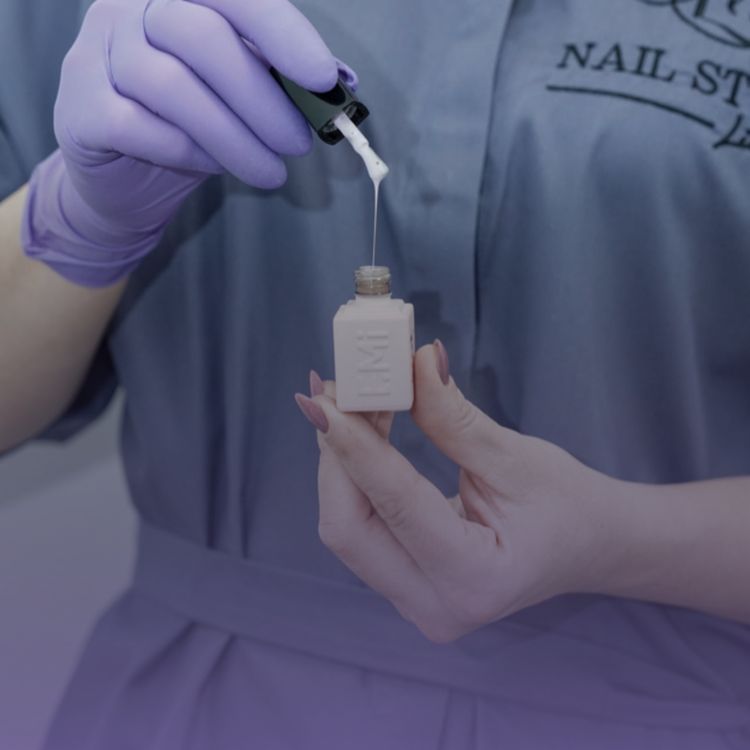 Esmaltes de uñas en la tienda